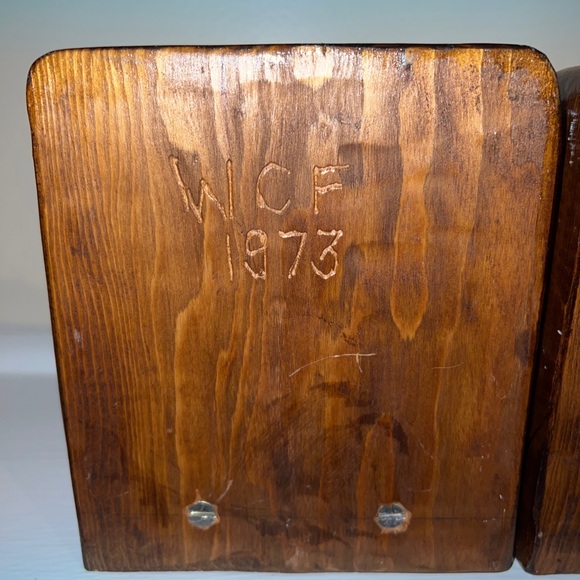 Vintage brass eagle Handmade Carved wooden bookends Signed WCF 1973 - Picture 5 of 10